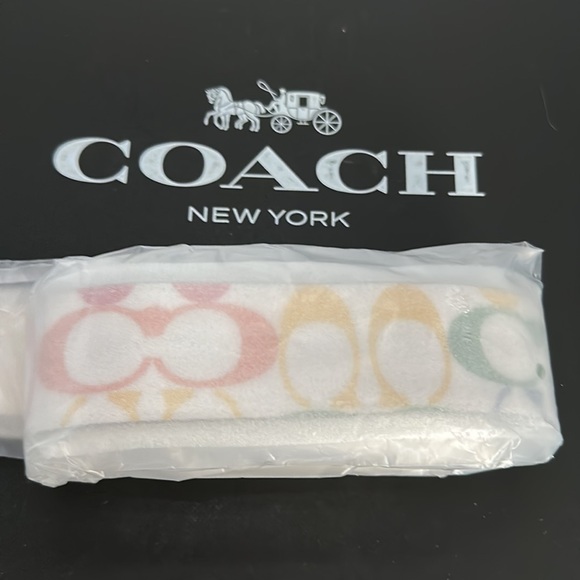 Coach Strap in Rainbow Signature Canvas & Calf Leather Silver/Chalk Multi NWT - Picture 5 of 5